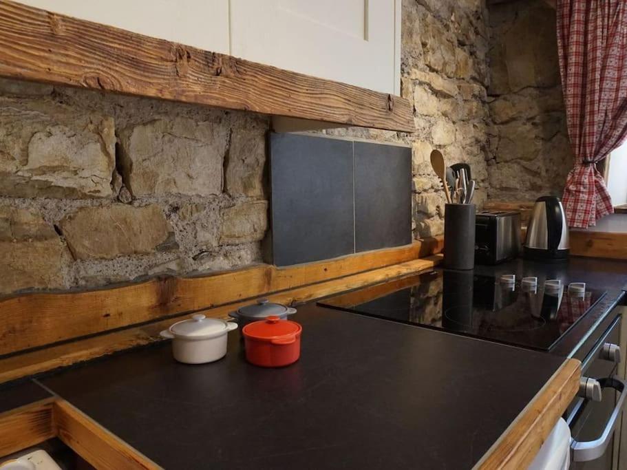 La Grange De Pimberty - Beautiful Apartments 27 Miles From Geneva Vailly 外观 照片